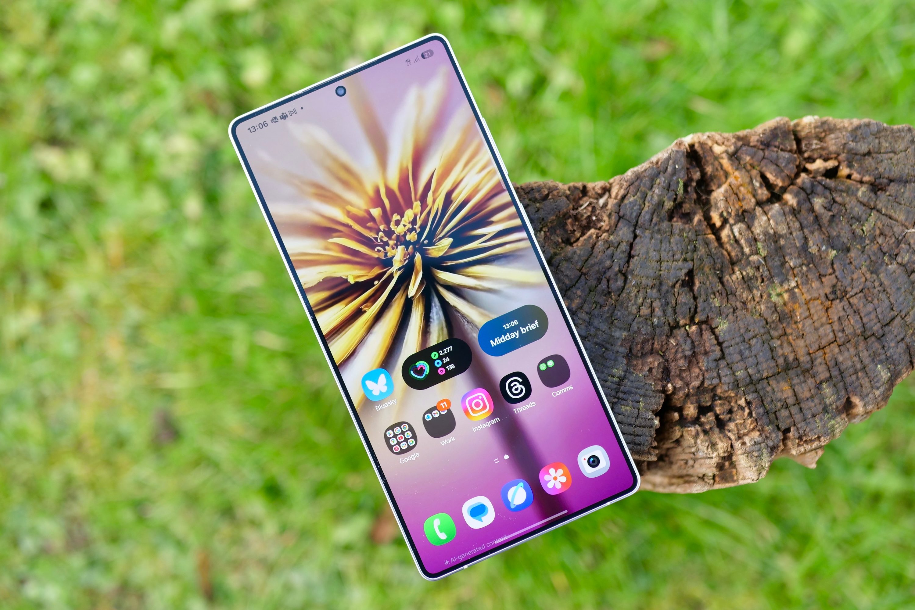 Samsung Galaxy S25 Ultra vs. Galaxy Z Fold 6 - Digital Trends