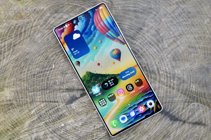 The screen on the Samsung Galaxy S25 Ultra.