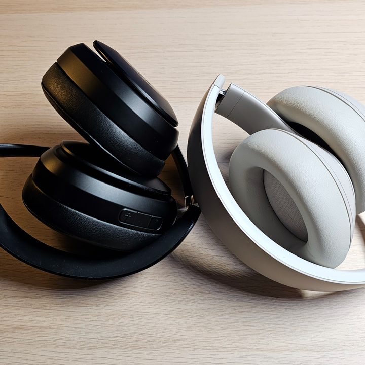 Livv Pro.