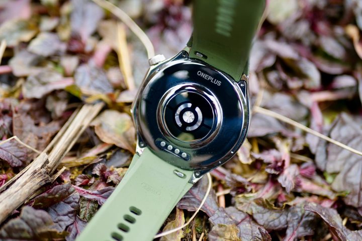 The OnePlus Watch 3's sensors.