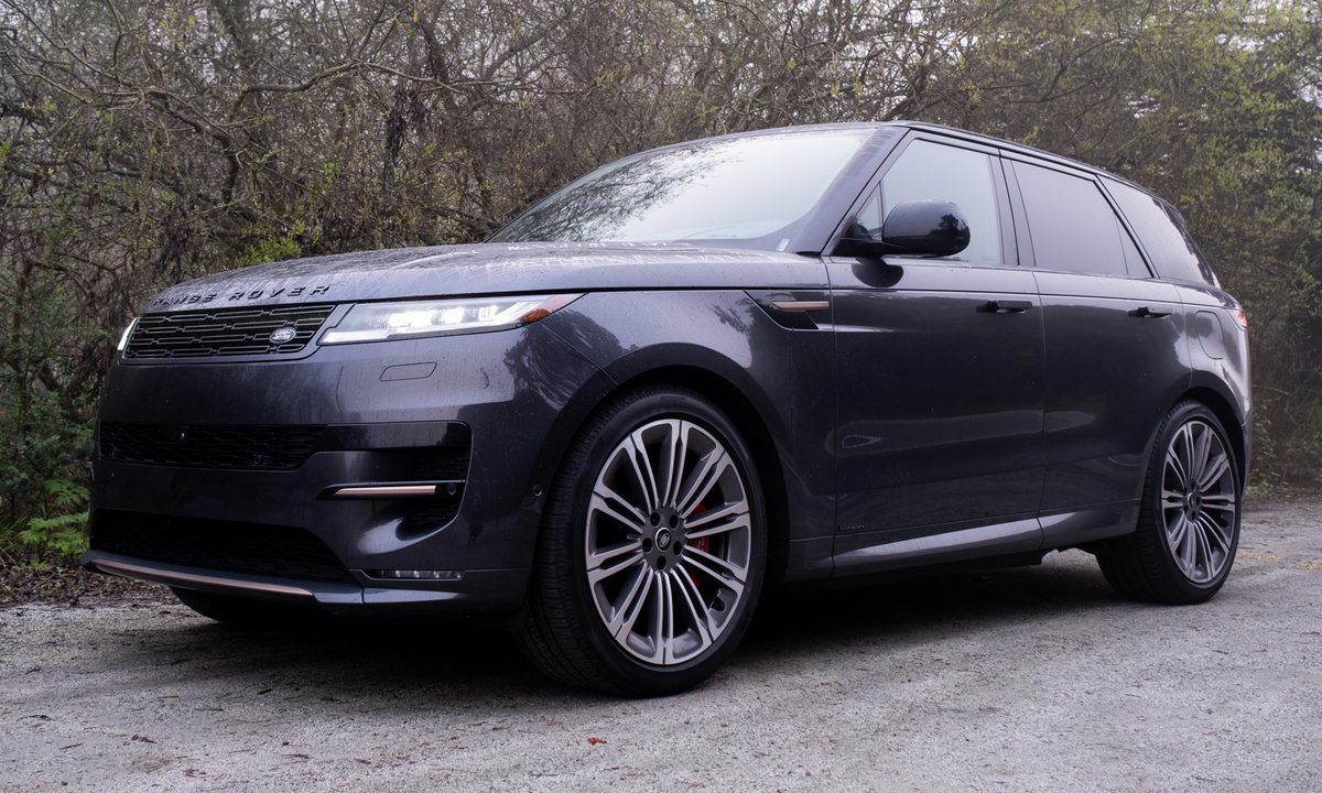 2025 Range Rover Sport front angled view