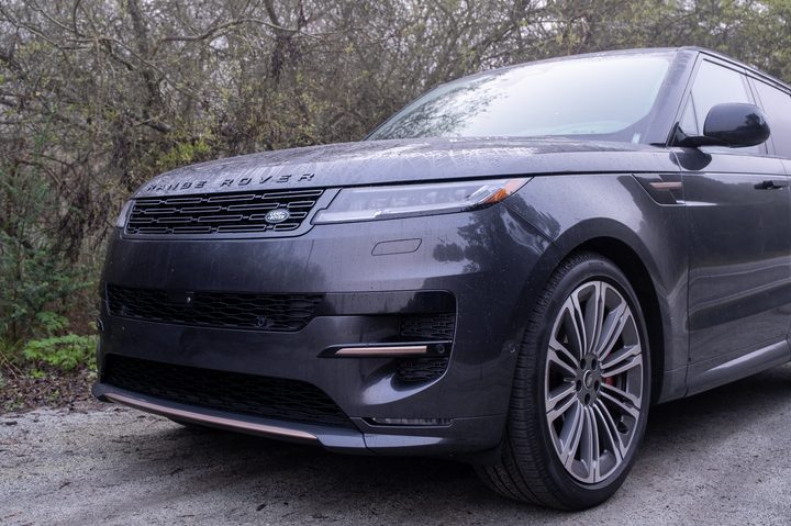2025 Range Rover Sport front