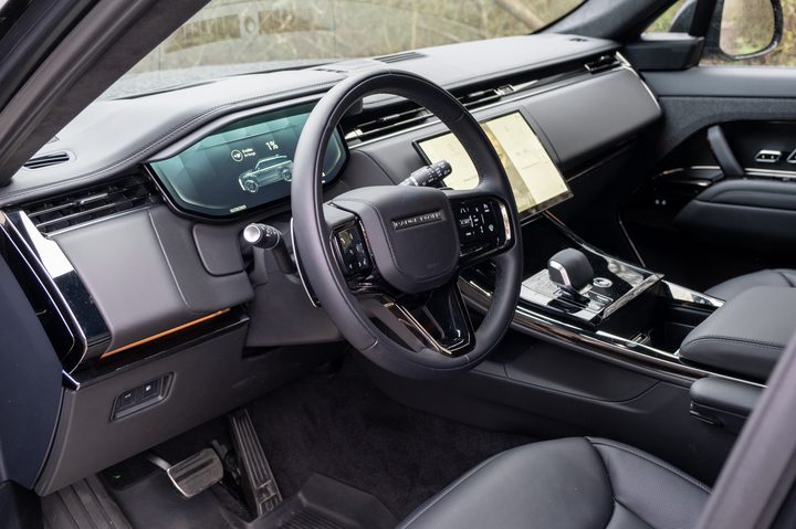 2025 Range Rover Sport driver's seat