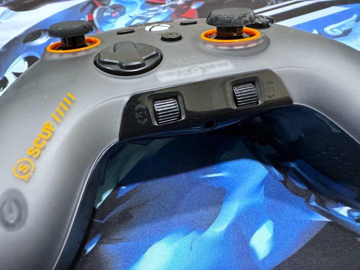The Scuf Valor Pro's volumes wheels are shown.
