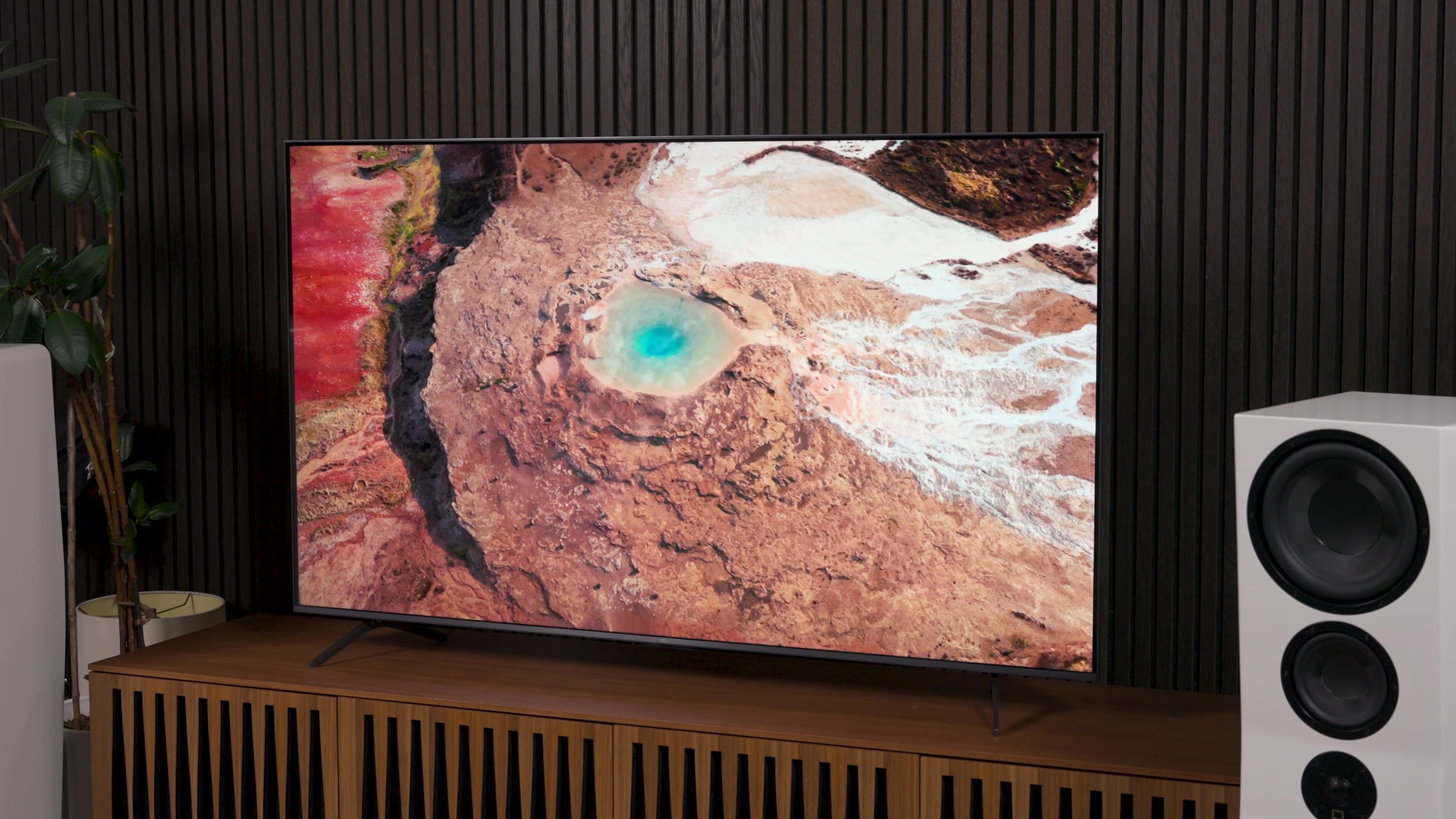 TCL QM6K