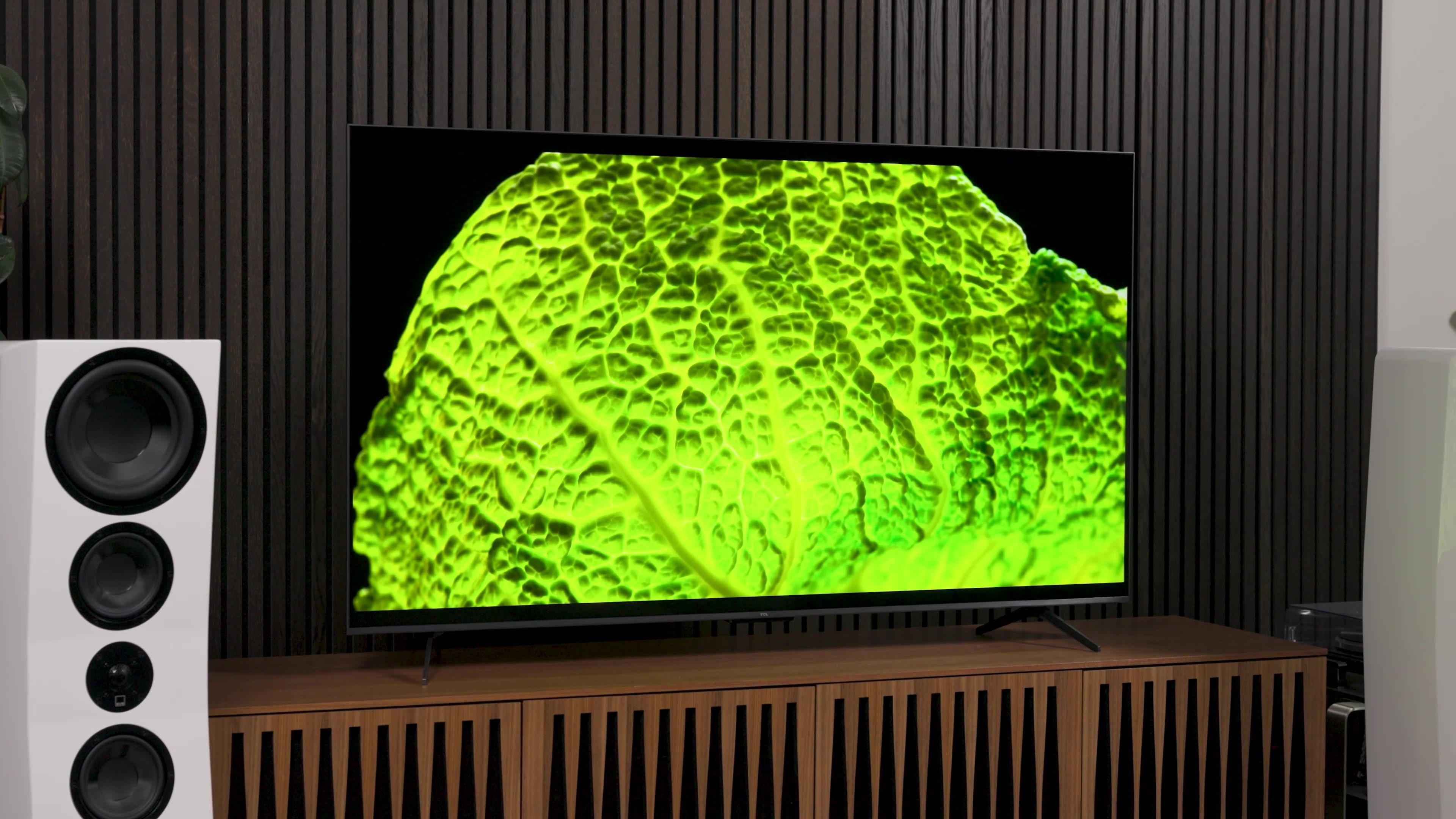 TCL QM6K