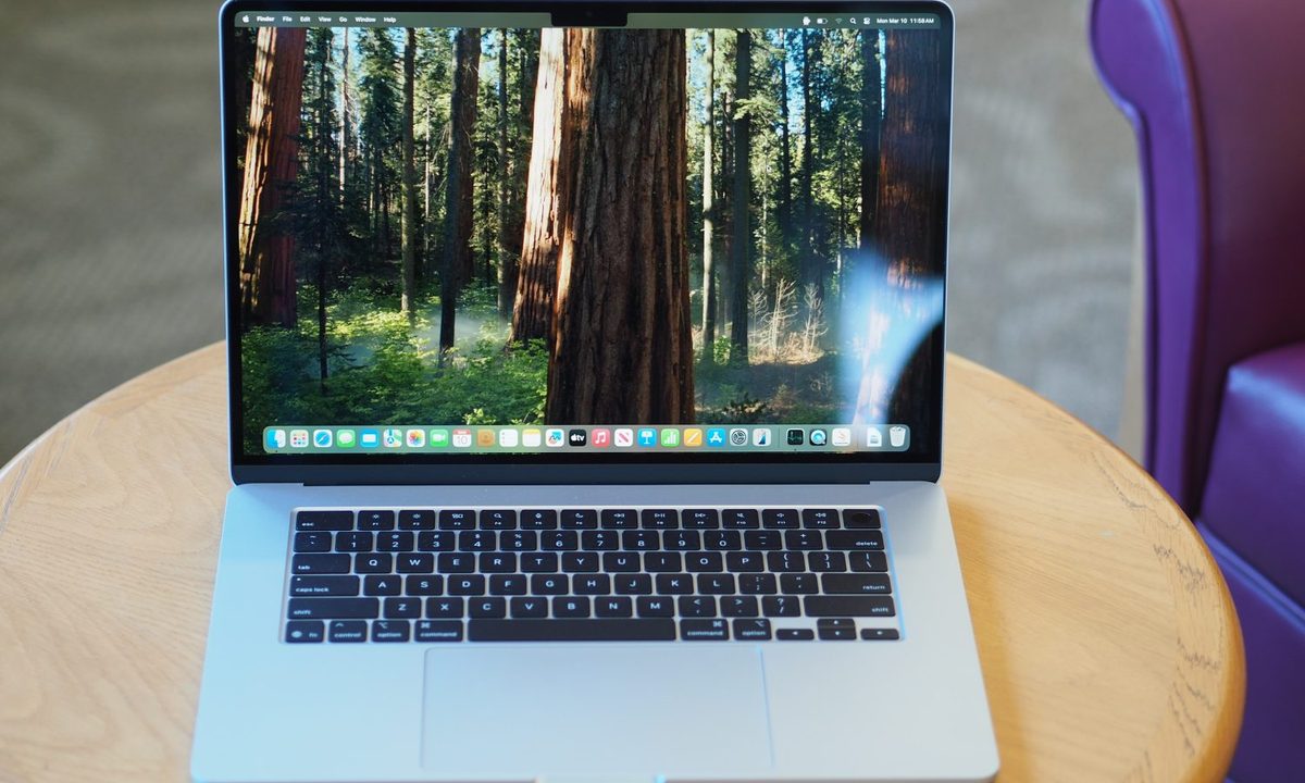 Apple MacBook Air 15 M4 front view showing display and keyboard.