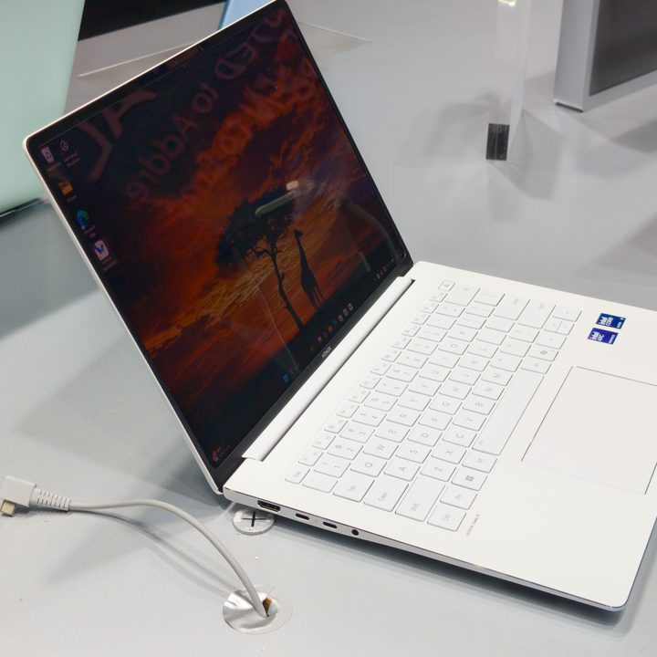 The Honor MagicBook Pro 14 in white