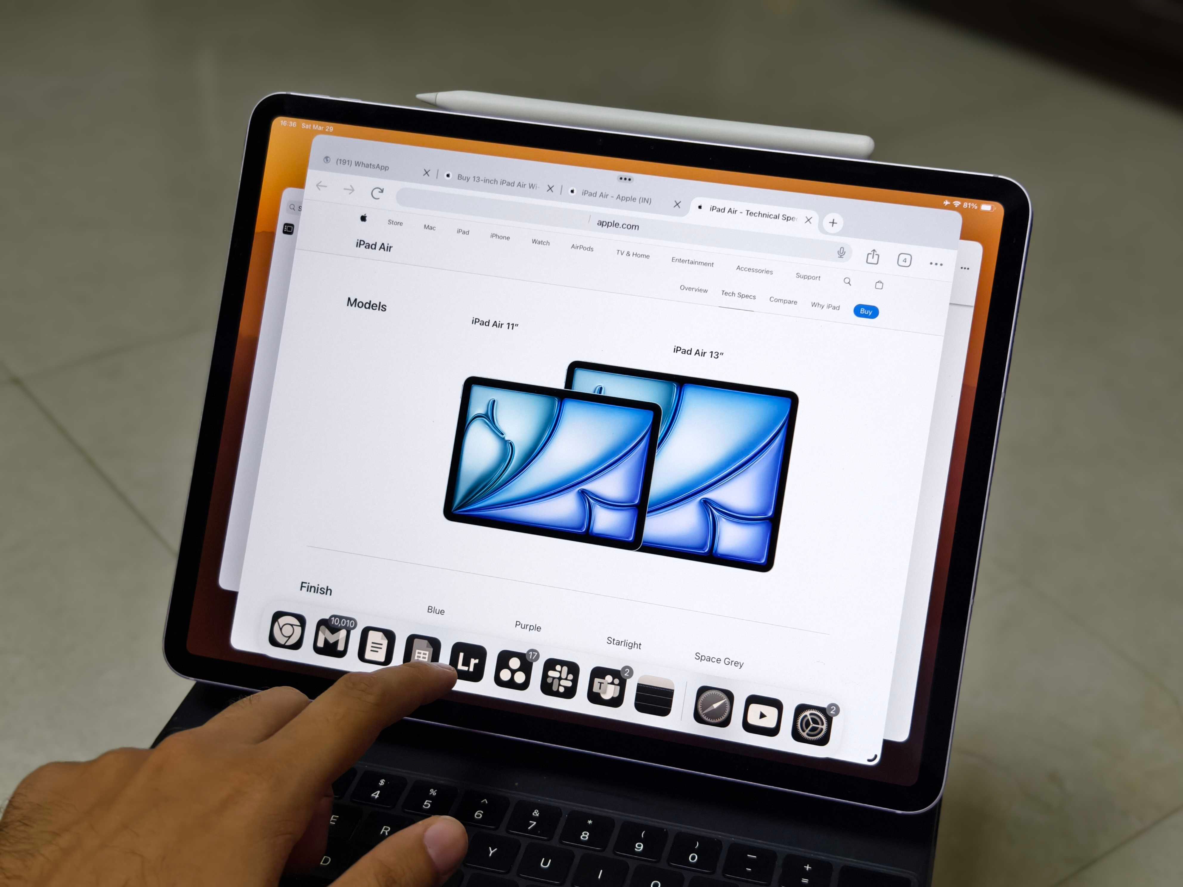 Stage Manager on the 13-inch iPad Air (2025).