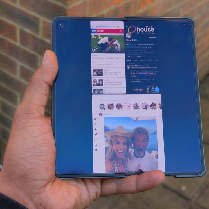 Three window zoomed out split screen using Open Canvas on the Oppo Find N5
