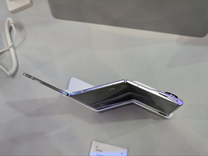 Tecno Phantom Ultimate 2 unfolded top down