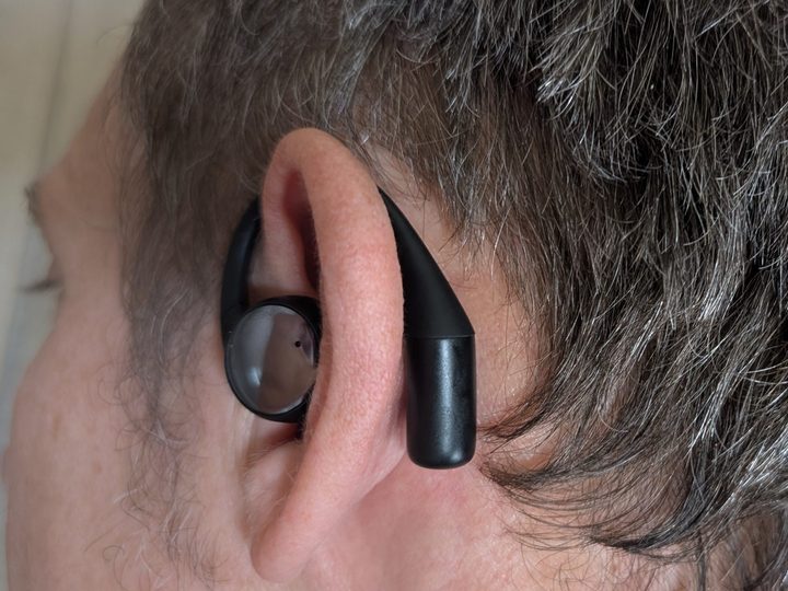 Honor Earbuds Open in Polar Black showing ear hook balance