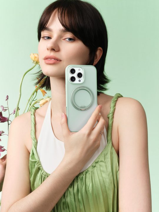 A woman with a TORRAS iPhone case.