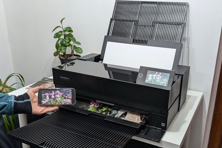 The SureColor P900 was ready to print after just half an hour of set up.