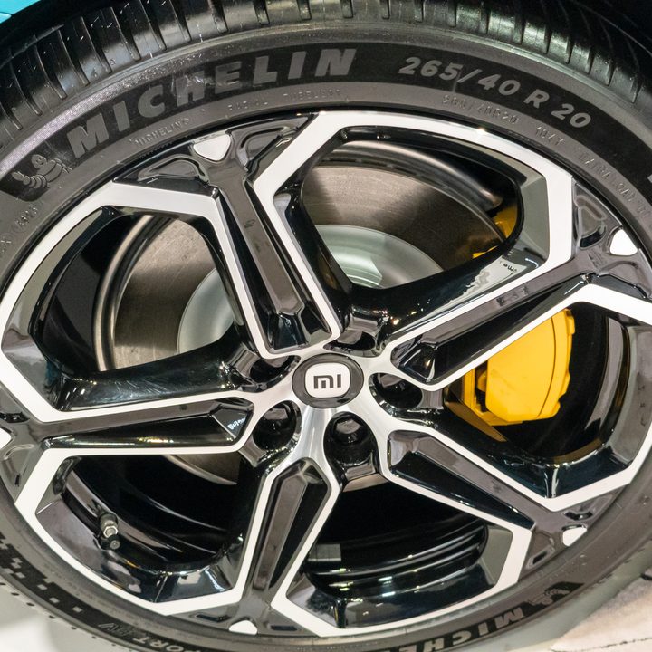 Xiaomi SU7 Max SUV wheel calipers