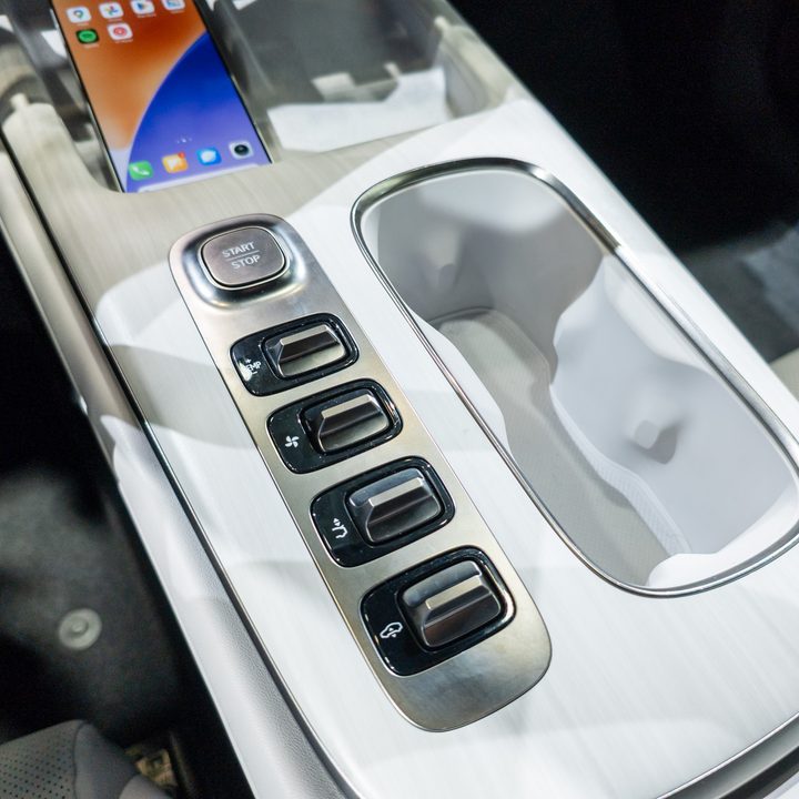 Xiaomi SU7 Max SUV drive mode and gear stick shortcuts