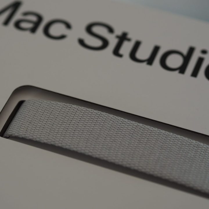 Apple Mac Studio packaging top with handle.
