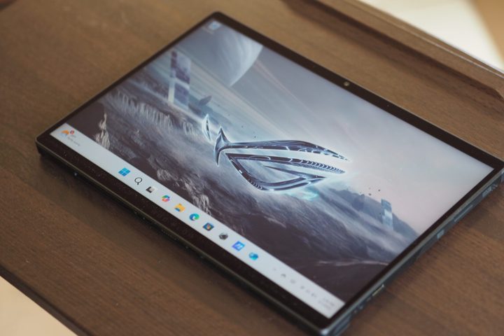 Asus ROG Flow Z13 top down view showing tablet.