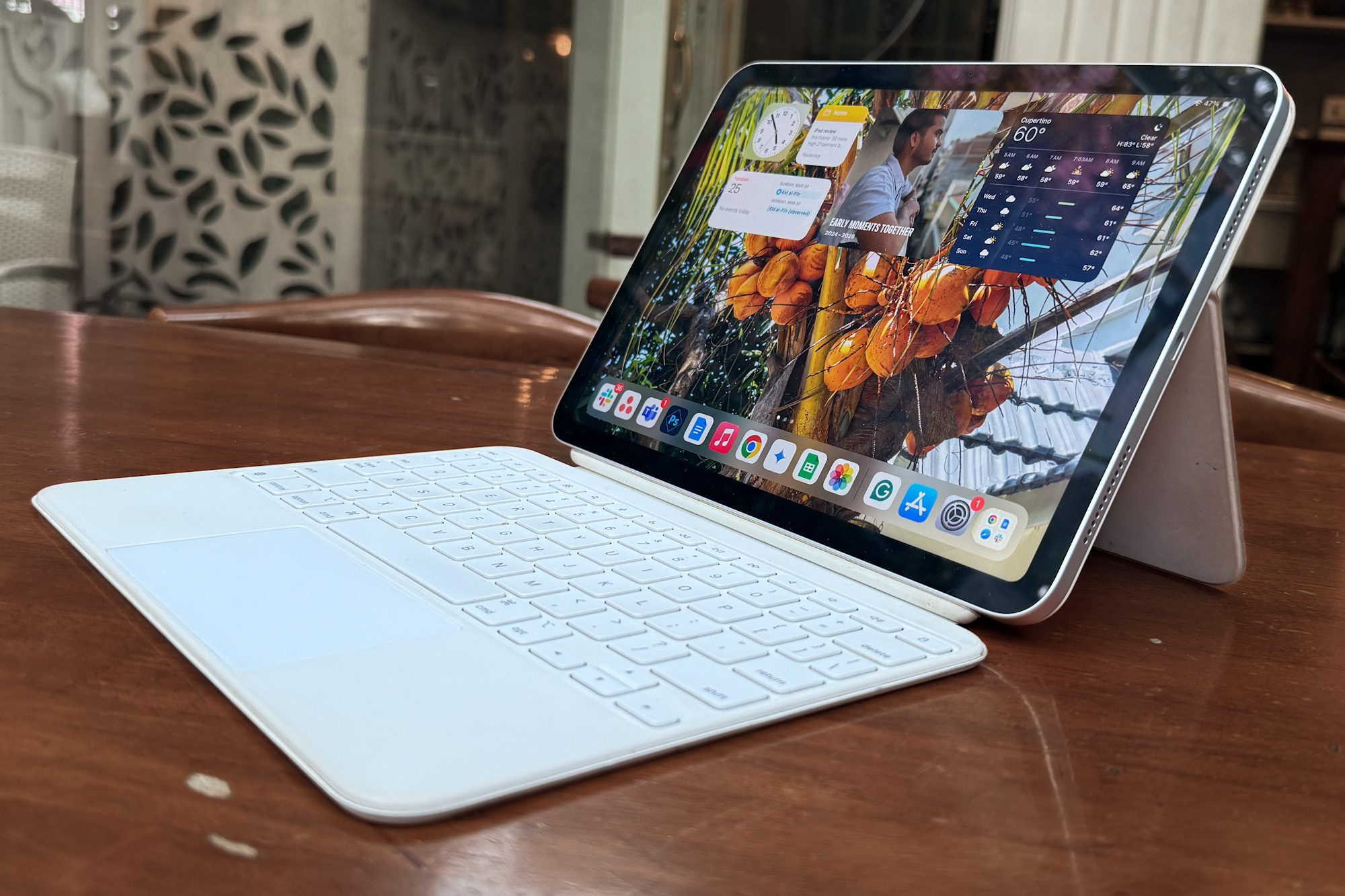Side bird of the Home Screen on the 11th Gen iPad.