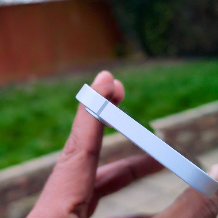 The antenna lines on the Apple iPhone 16e in White