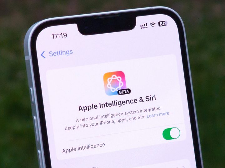 Apple Intelligence on-screen on the iPhone 16e