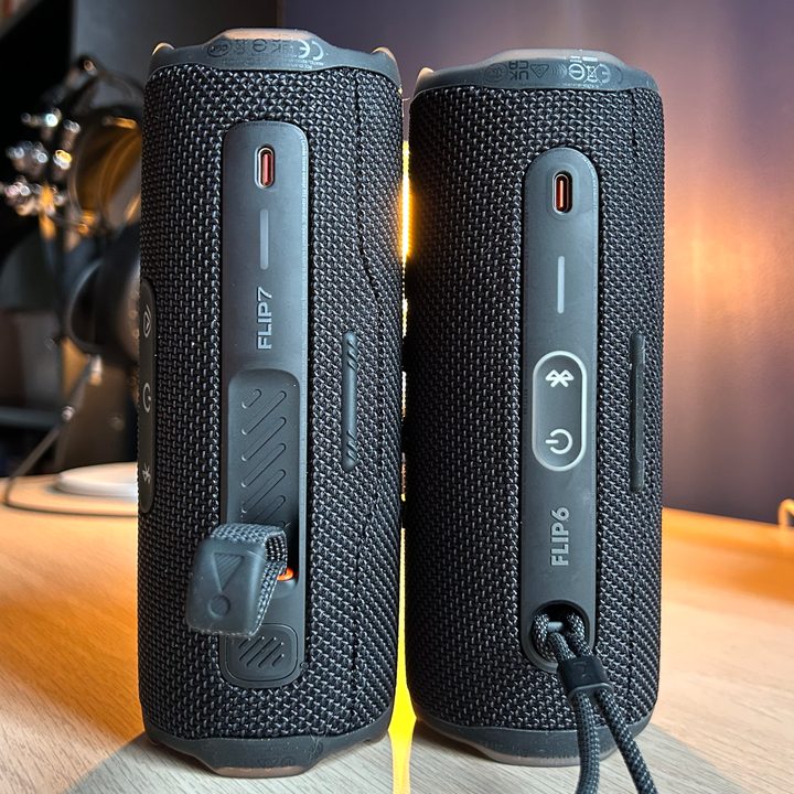 JBL Flip 7 and Flip 6.