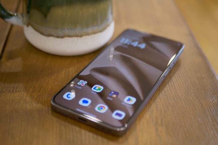 The screen on the Motorola Edge 50 Neo in Mocha Mousse.