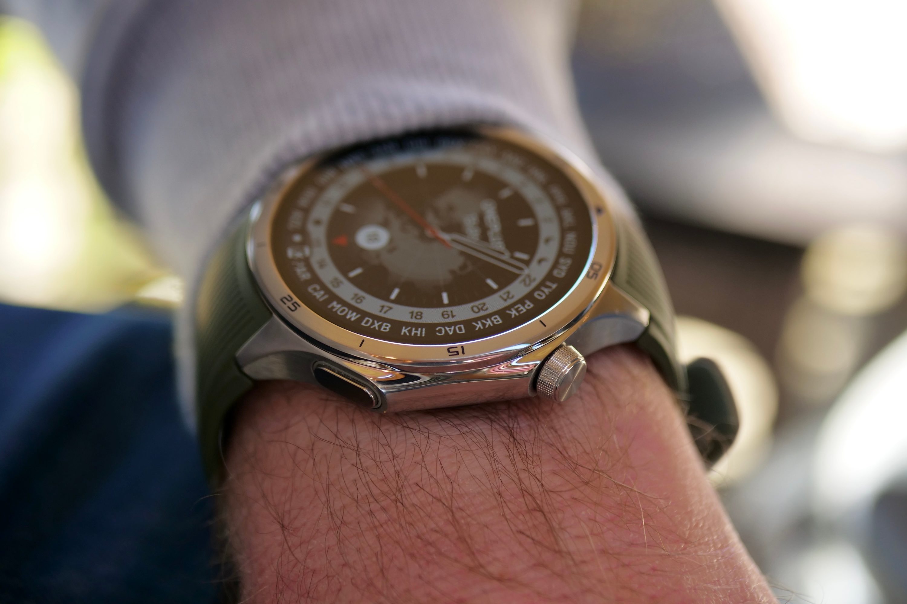 A person wearing the OnePlus Watch 3.