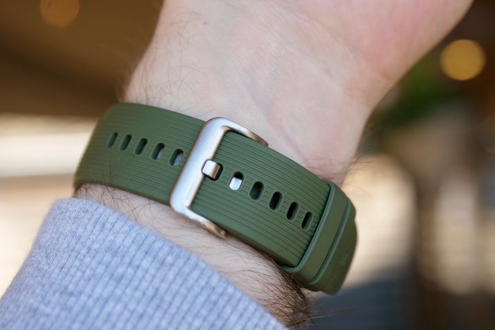 The strap on the OnePlus Watch 3.
