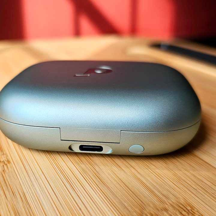 Soundcore AeroFit 2: charging case rear view.