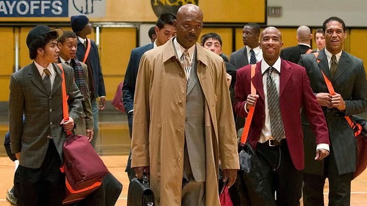 Samuel L. Jackson and the cast of Coach Carter.