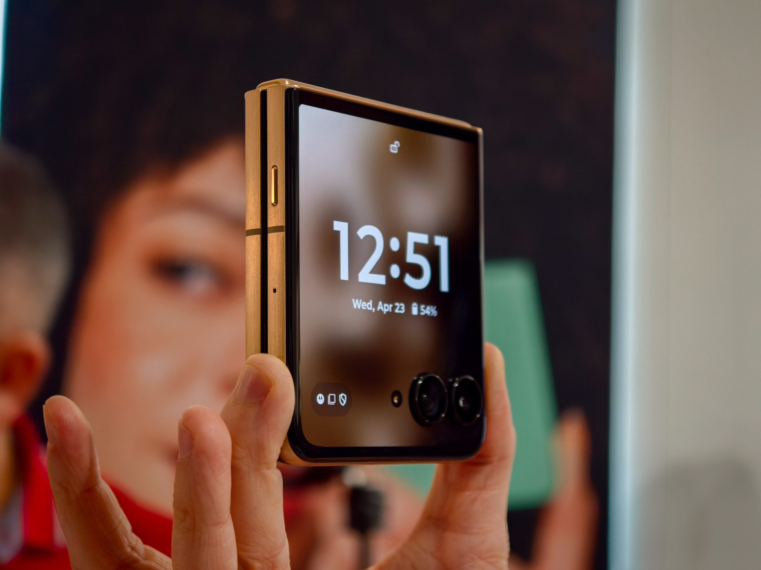 Moto Razr Ultra 2025 Pantone Mountain Trail with FSC-certified wood finish