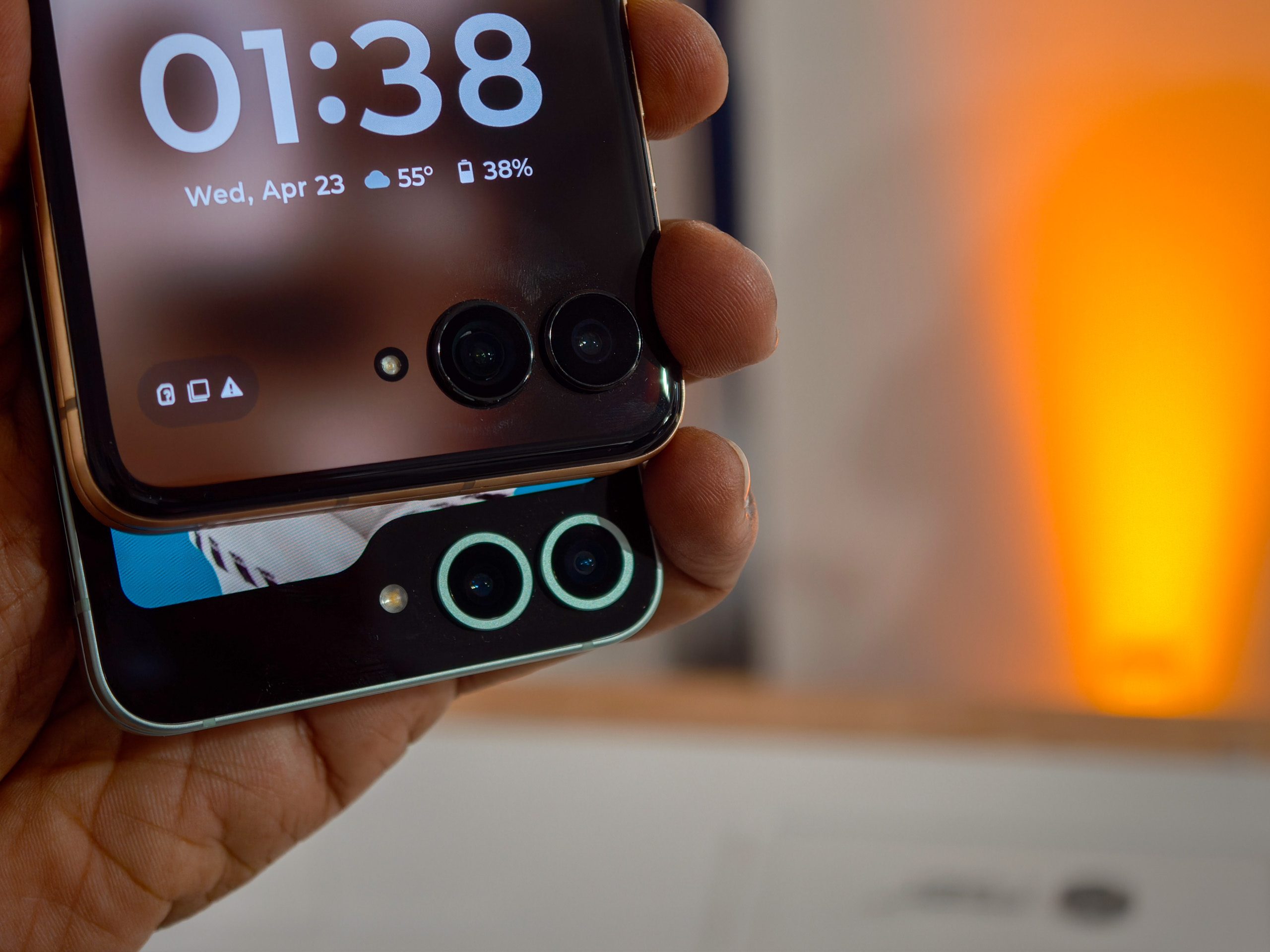 Galaxy Z Flip 6 vs Moto Razr Ultra 2025 cameras