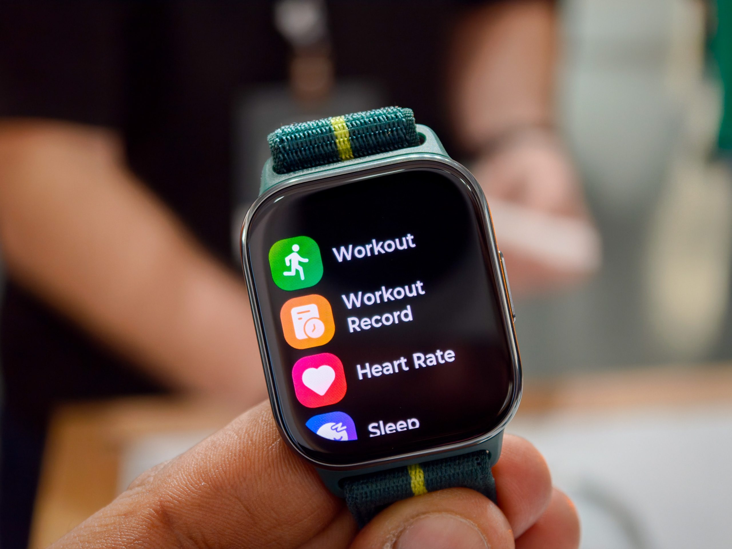 App menu on the new Moto Watch Fit 2025