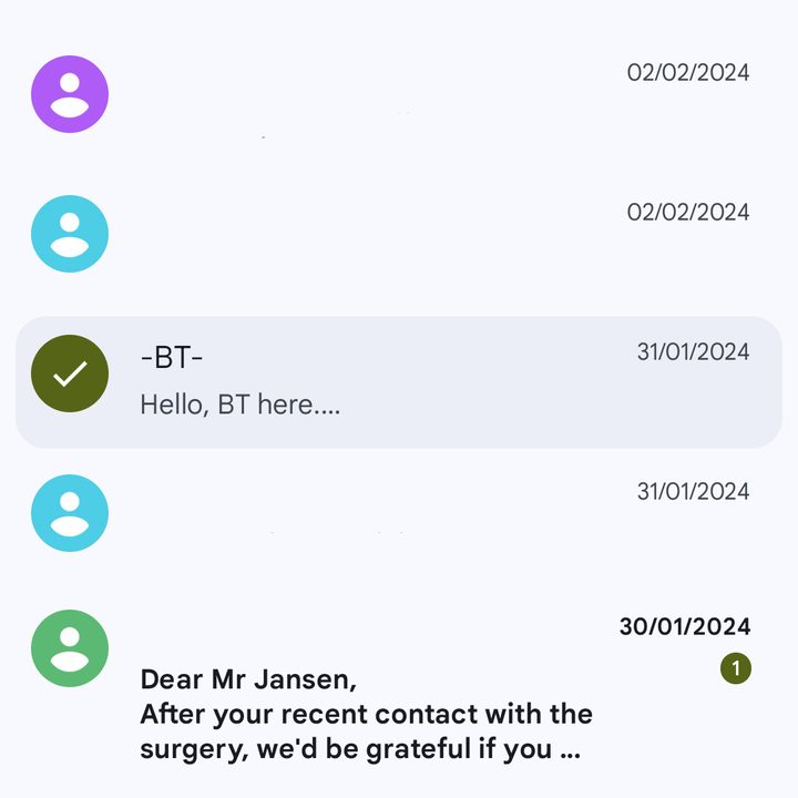 Highlighting a message in Messages on Android 15.