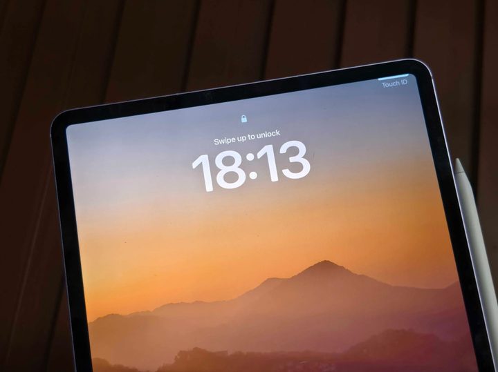 iPad Air (2025).