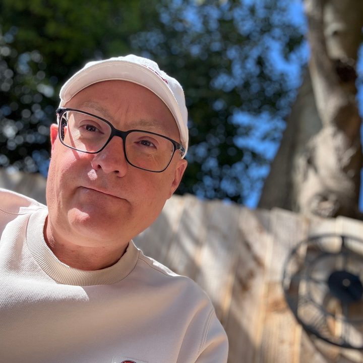 A photo taken with the iPhone 16e's selfie camera.