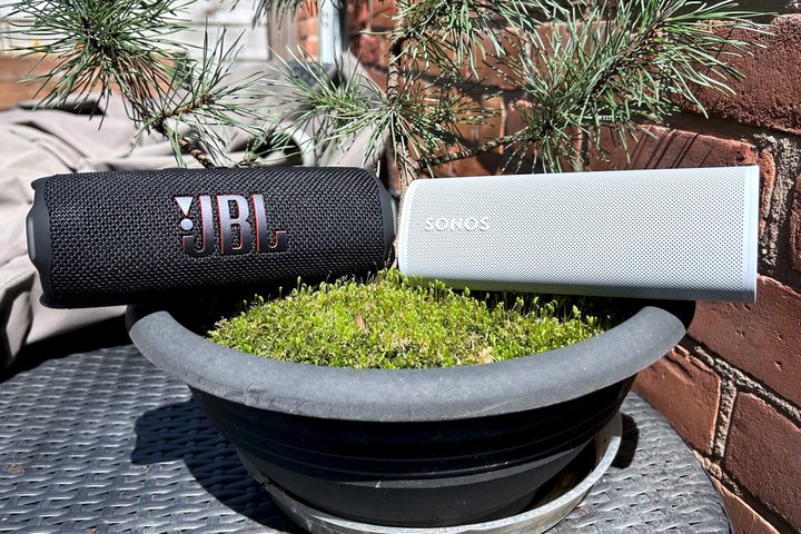JBL Flip 7 vs. Sonos Roam 2.