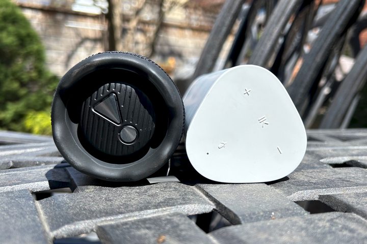 JBL Flip 7 vs. Sonos Roam 2.