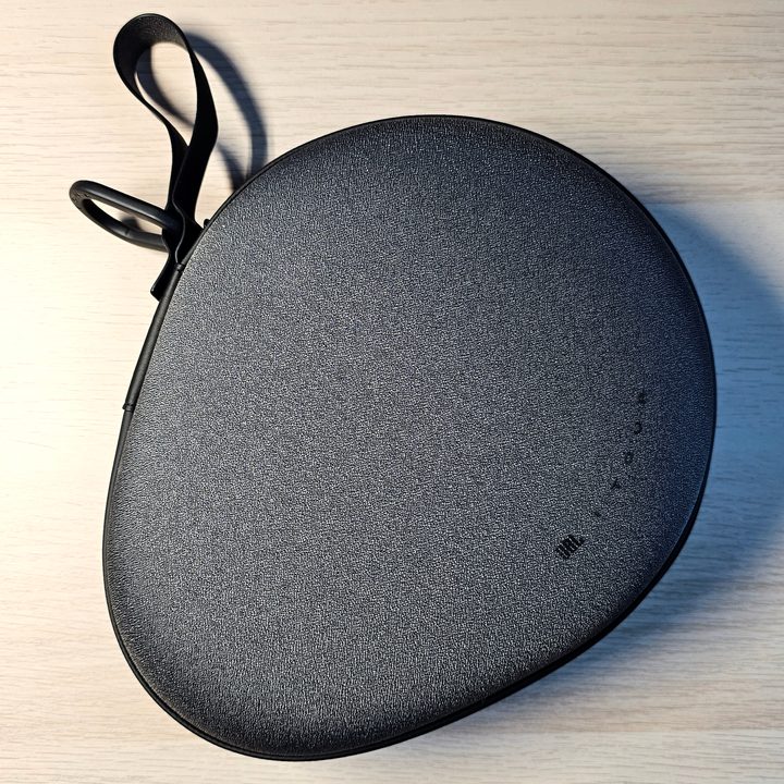 JBL Tour One M3.