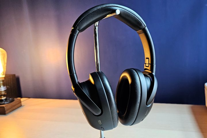 JBL Tour One M3.