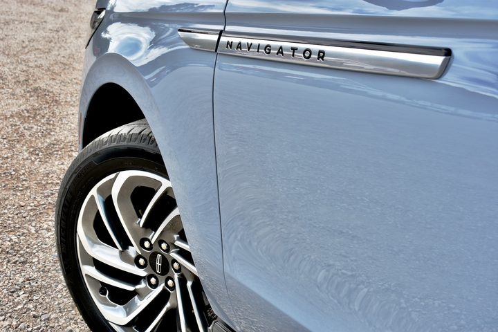 2025 Lincoln Navigator front fender.