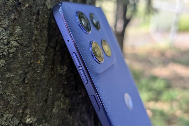Moto G Stylus 2025 thinness