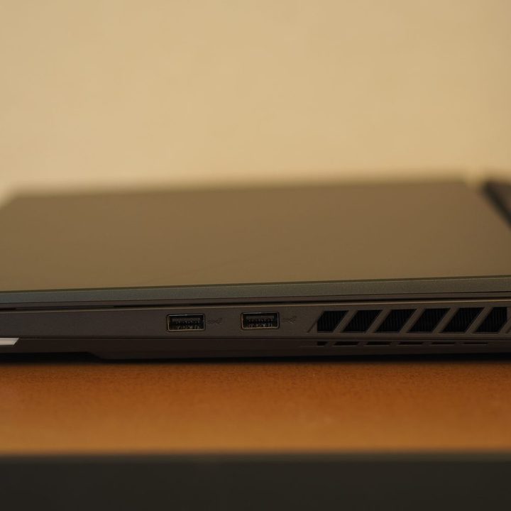 Asus ROG Strix G16 right side view showing ports and vents.