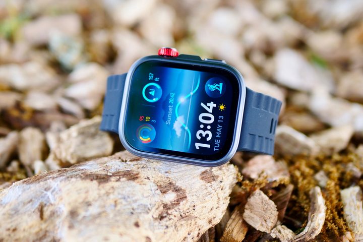 The Huawei Watch Fit 4 Pro.