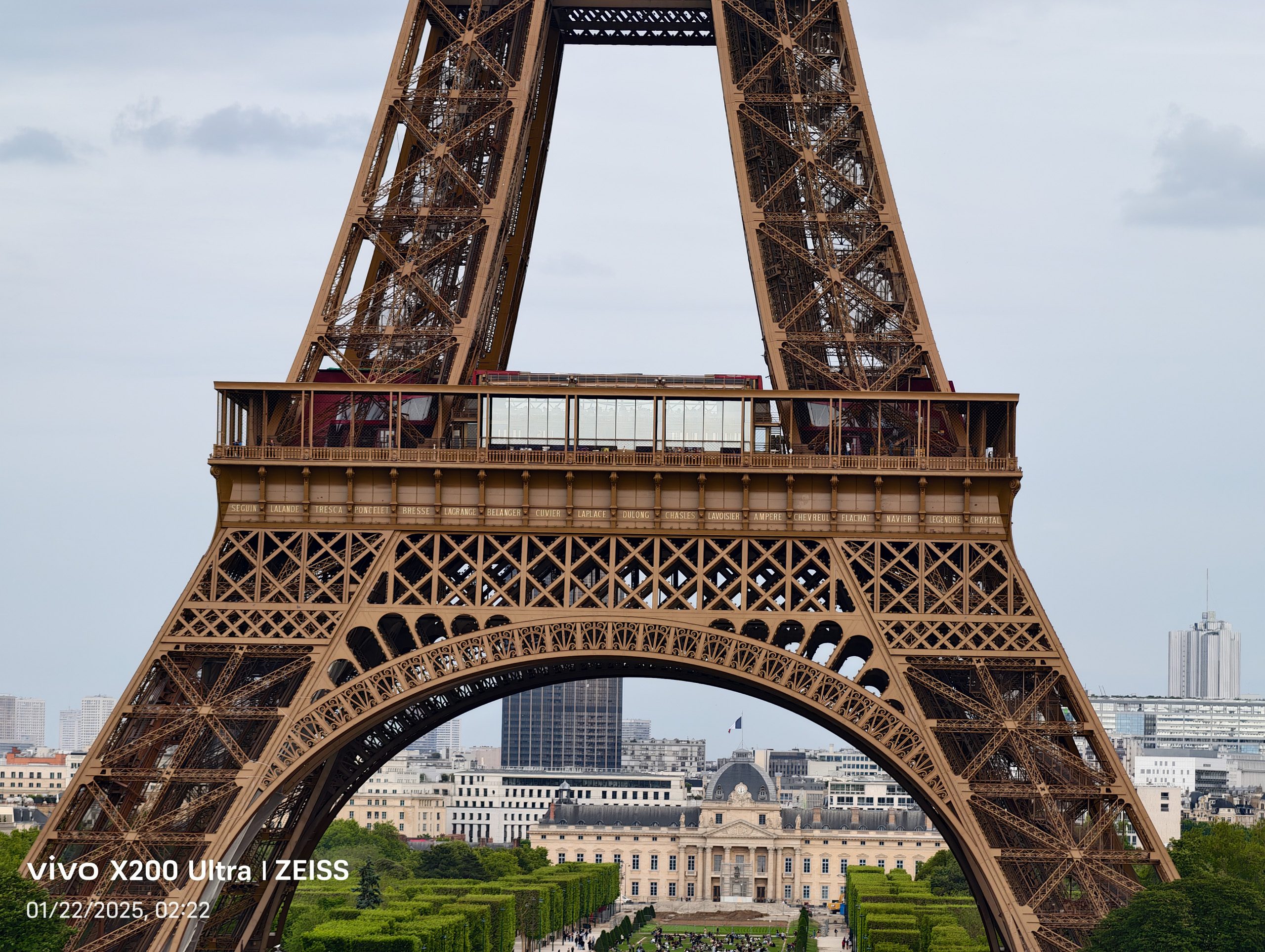 5x photo of the Eiffel Tower in Paris captured on the Vivo X200 Ultra