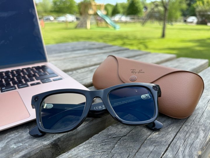 The Ray-Ban Meta smartglasses and case.