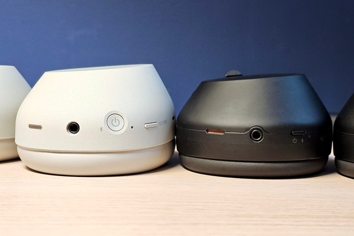 Sony WH-1000XM6 and WH-1000XM5.