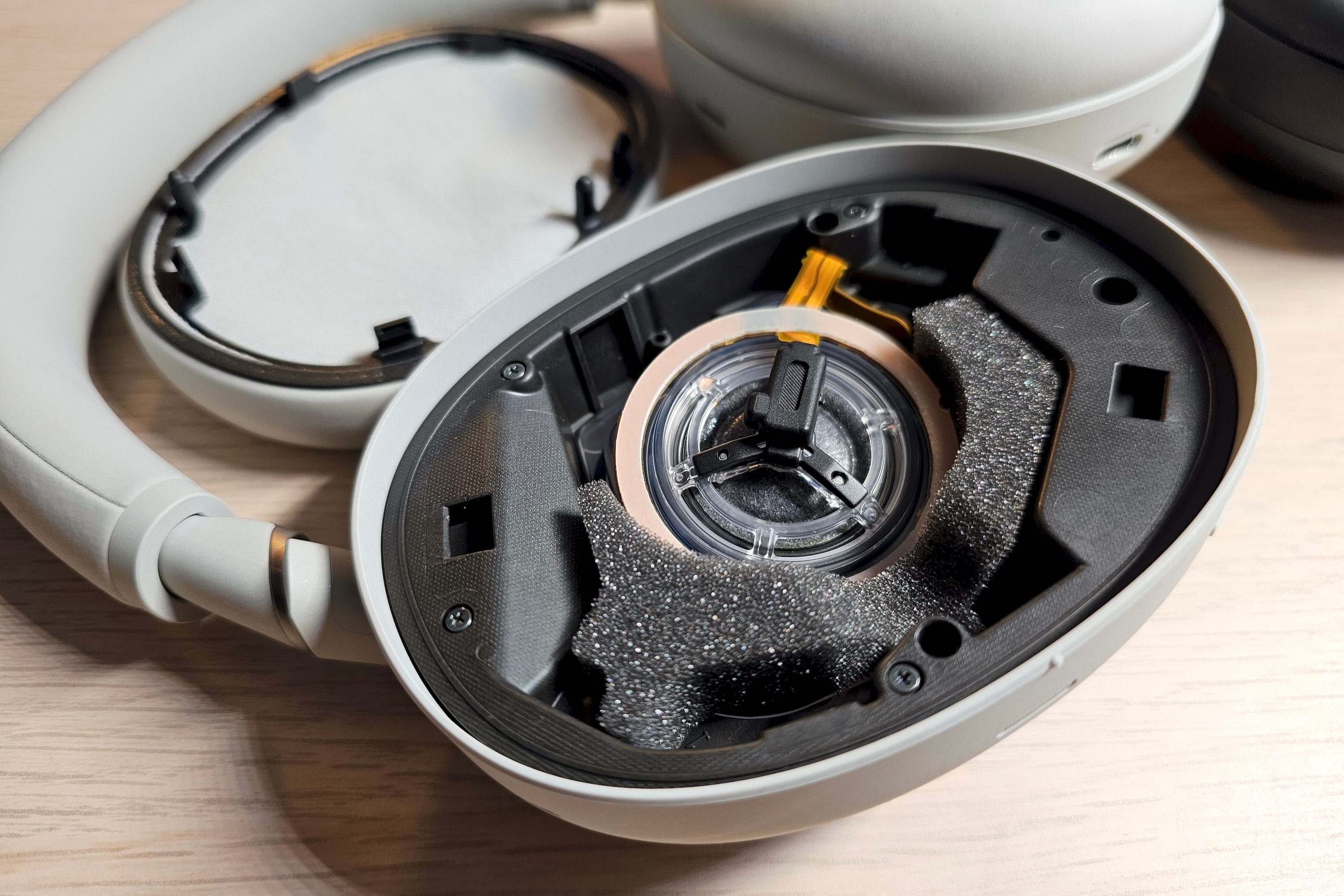 Sony WH-1000XM6.