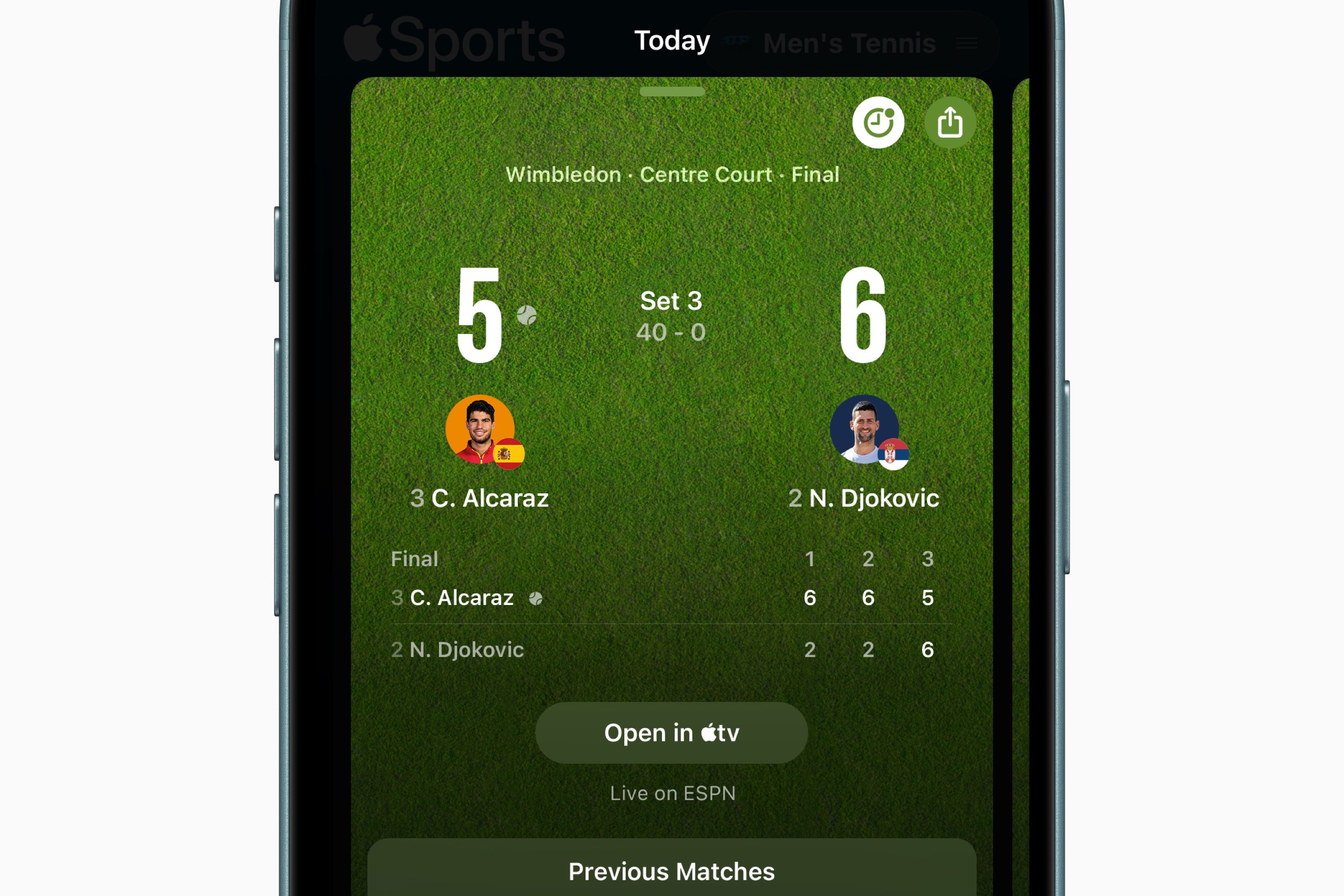 A live tennis match in the Apple Sports app